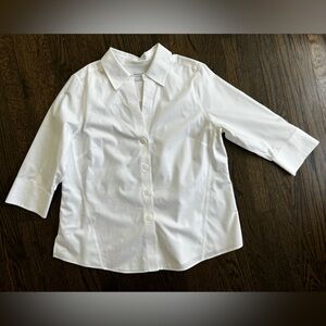 Women’s White Button-Up Shirt - size ripped off, very slight yellowing (inside)